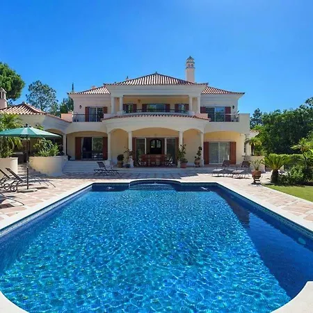 Vila Sleeps 8 Pool Air Con T479971